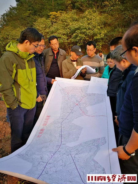 经济快讯 > 正文          成贵高速公路:成都经泸州,古蔺,金沙至贵阳