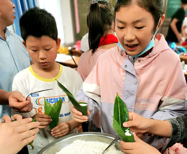 纳溪天仙镇小学开展“浓浓端午情，’粽’与你相伴”端午活动