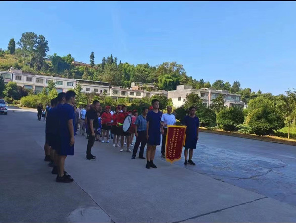 古蔺消防：送水抗旱护民生 百吨甘露润民心