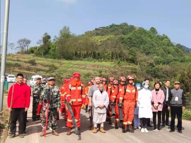 江阳区方山云峰寺开展森林防灭火实战演练(图4)