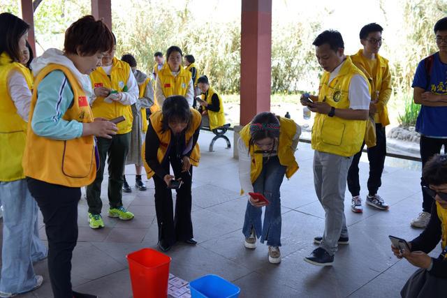 宜宾志愿者江边捡拾垃圾，守护长江母亲河(图9)