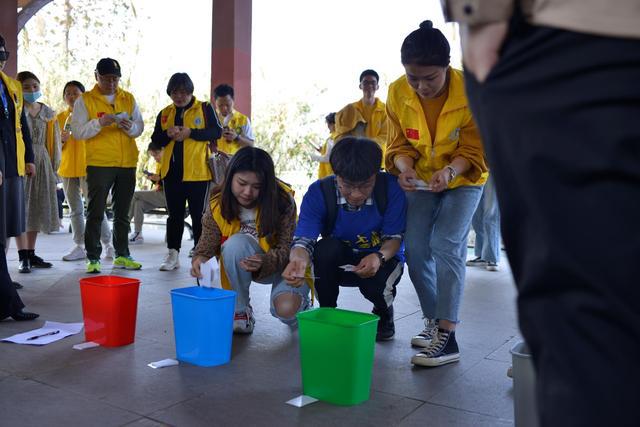 宜宾志愿者江边捡拾垃圾，守护长江母亲河(图10)