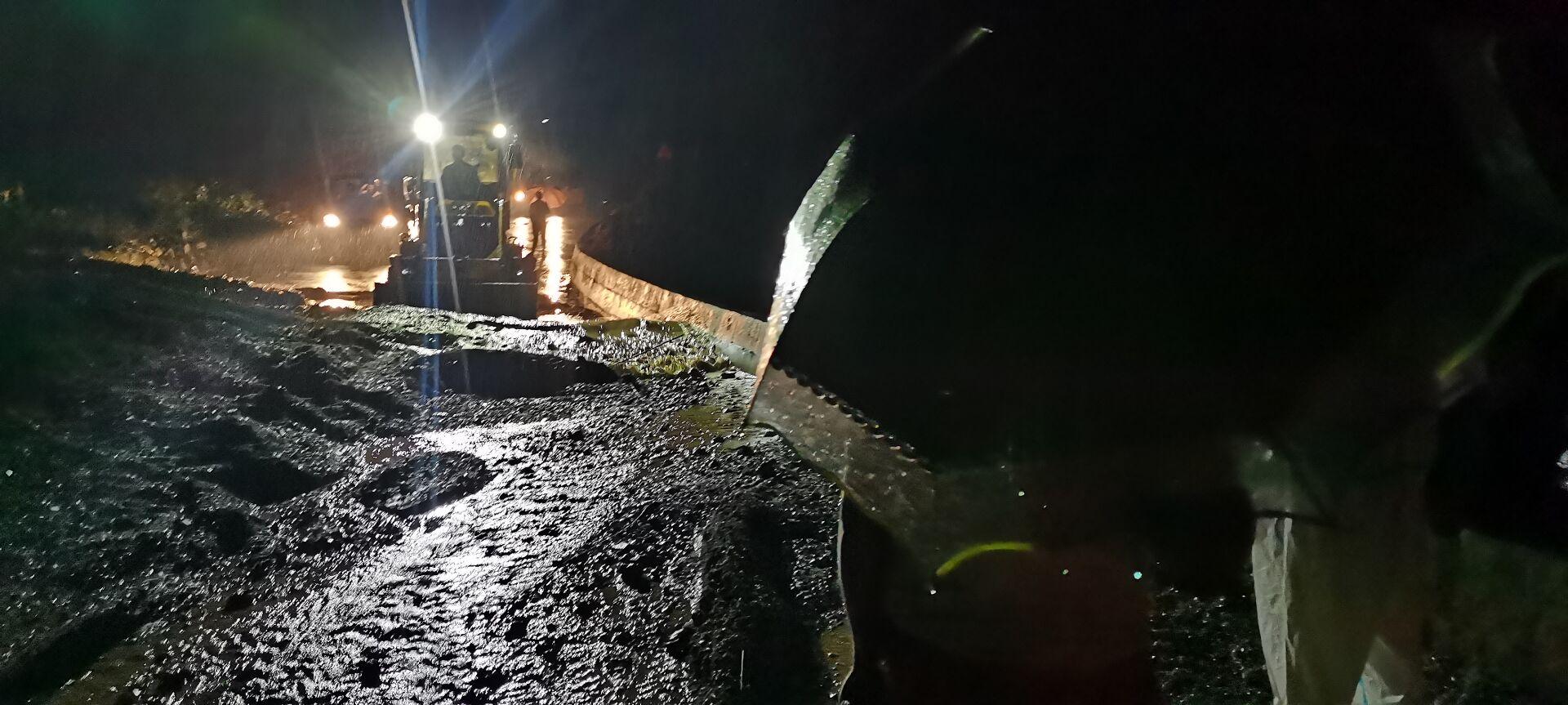 古蔺皇华镇：及时组织道路清理，助力疫苗及时送达(图2)