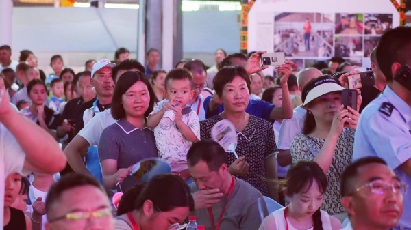 古蔺县启动“惠聚蔺州”系列活动 500万消费券引消费热潮(图8) 微信图片_20250716230054.jpg