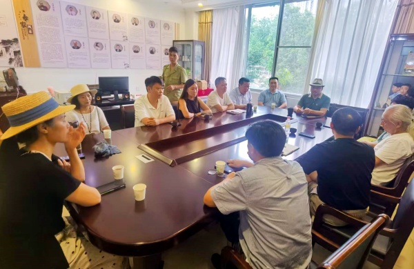 泸州市非遗协会召开主席办公扩大会 总结工作并庆祝抗战胜利80周年(图2) 微信图片_20250816160546_1313_12.jpg