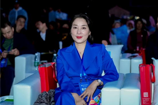 2025环球人物年度盛典在四川泸沽湖畔举行(图12) 微信图片_20250919112443_1625_12.png