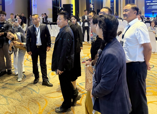 杨利伟院士出席2025文昌航天文旅高质量发展论坛 共启“沉浸体验”文旅新篇(图2) 微信图片_20251223124401_339_119.jpg