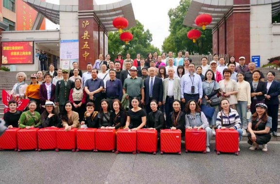 五月花正红 非遗走进泸县第五中学