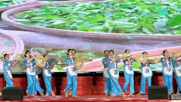 五月花正红 非遗走进泸县第五中学(图4) 微信图片_20260510083803_3530_12.jpg
