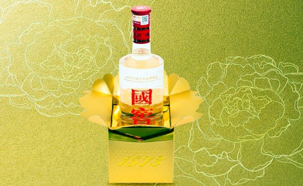 泸州老窖震荡走弱，主力资金净流出，估值处历史低位