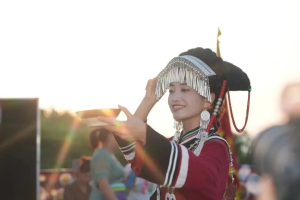 远古神奇火红石屏 2026 古蔺石屏火把节8月燃情启幕(图2) 640.jfif555.jpg