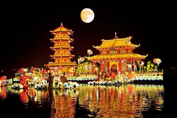 月满中秋 酒城泸州怎么耍?(图1) f19baa78ffa649df8152df3af6b0d79e.jpg