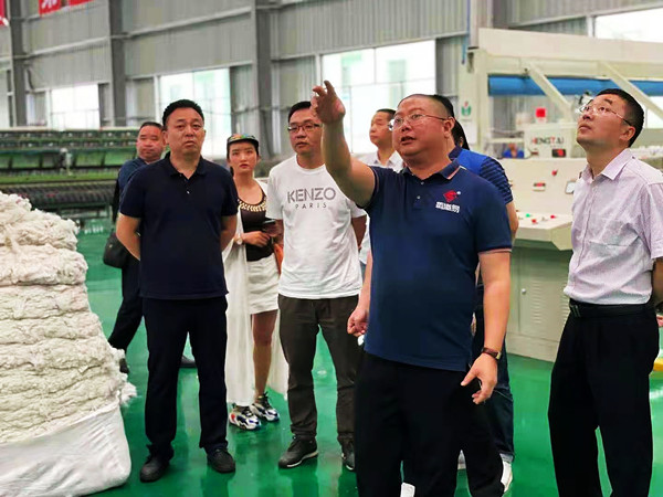 “聚乡情 共发展”成都古蔺商会走进四川中能伟创环保科技(图3) “聚乡情 共发展”成都古蔺商会走进四川中能伟创环保科技(图3)